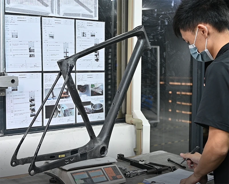 Carbon bicycle frame inspection and dimensional measurement